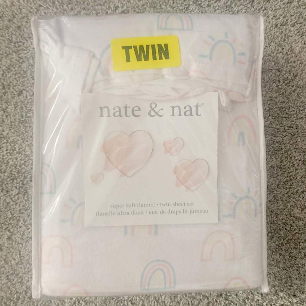 Twin bed sheet set